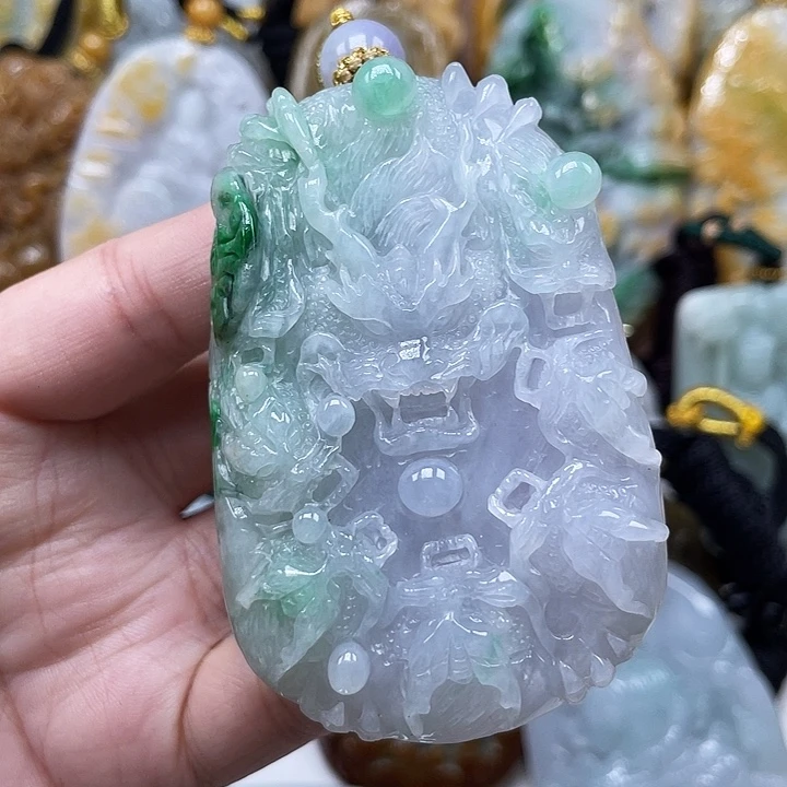 雾***山翡翠未镶嵌颈饰天然