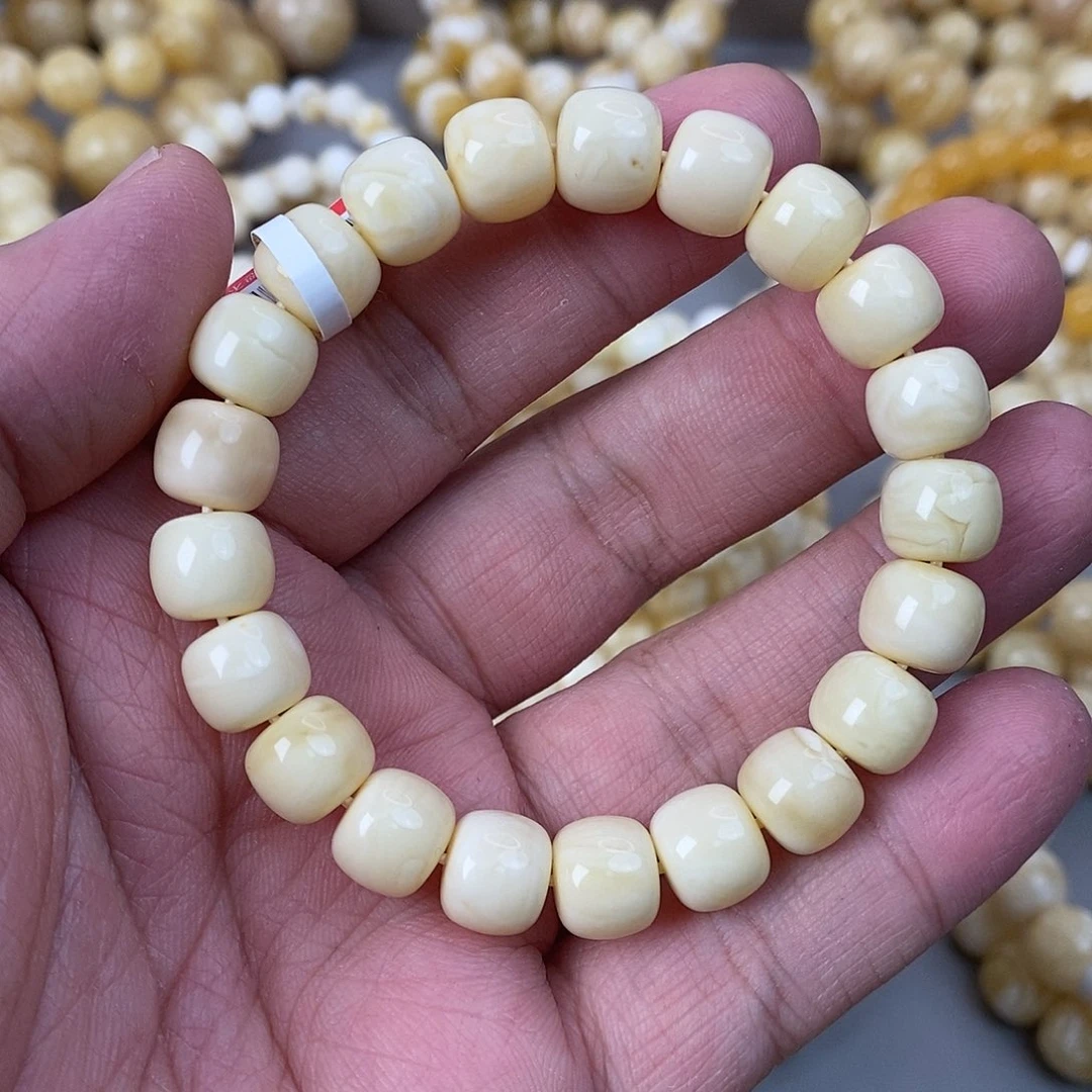蜜蜡未镶嵌裸石10.7mm 15.2g 奶白