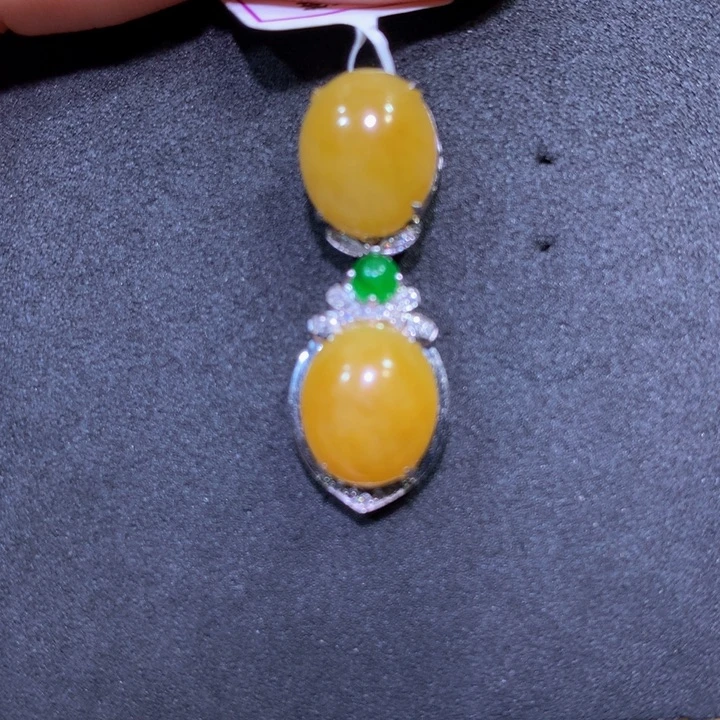 翡翠18K金镶嵌颈饰翡翠