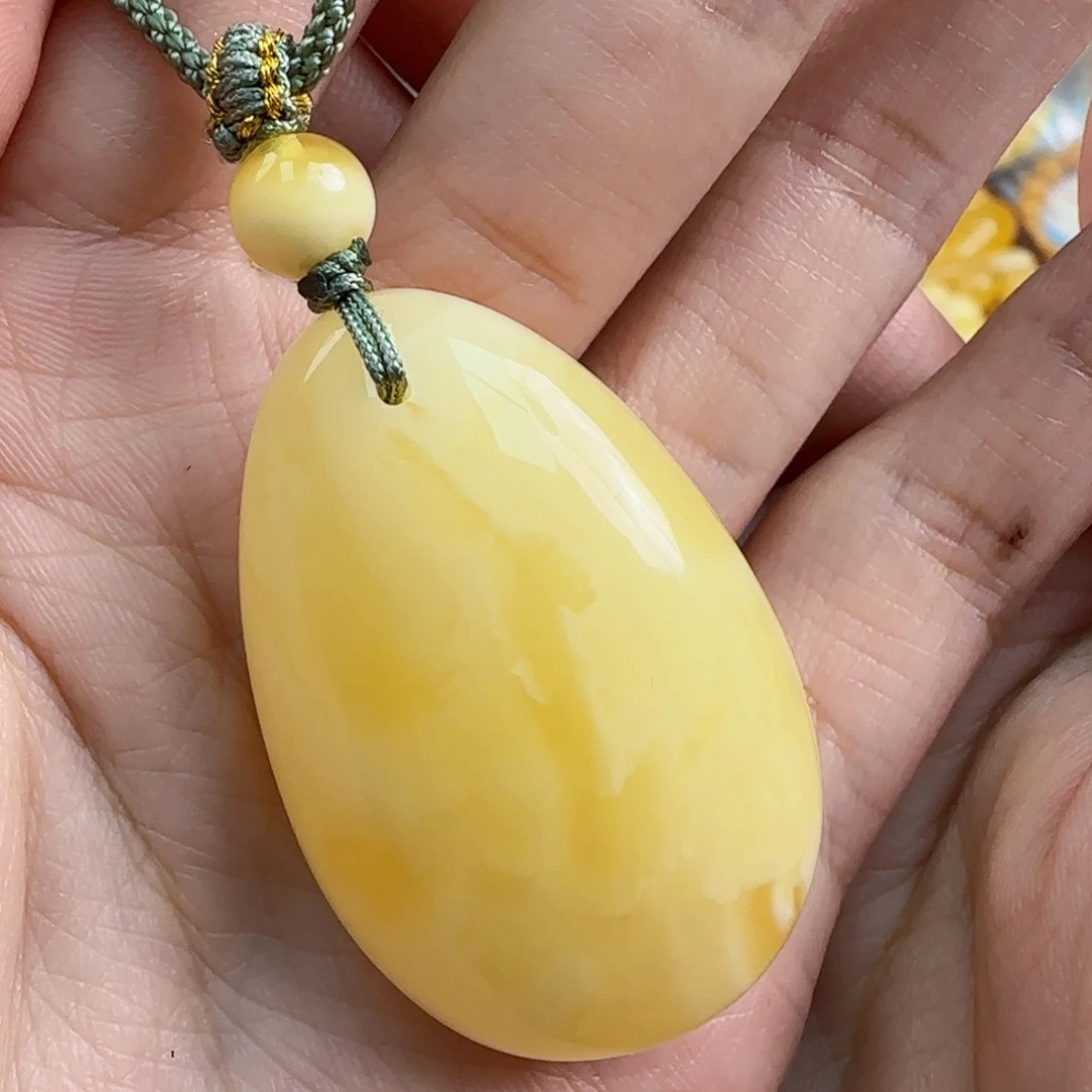 蜜蜡未镶嵌珠宝奇石