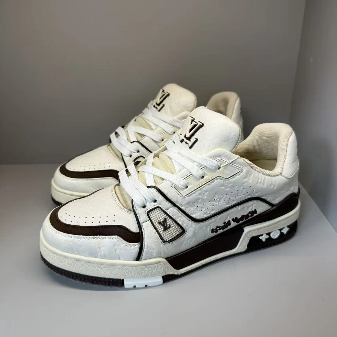 90新 LouisVuitton/路易威登 米棕浮雕trainer板鞋39欧 ddm2884