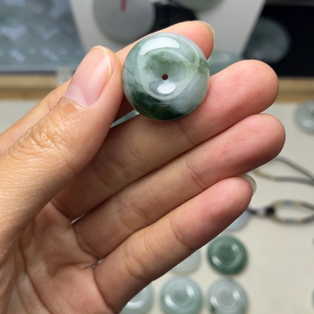 翡翠未镶嵌颈饰天然翡翠Ａ货