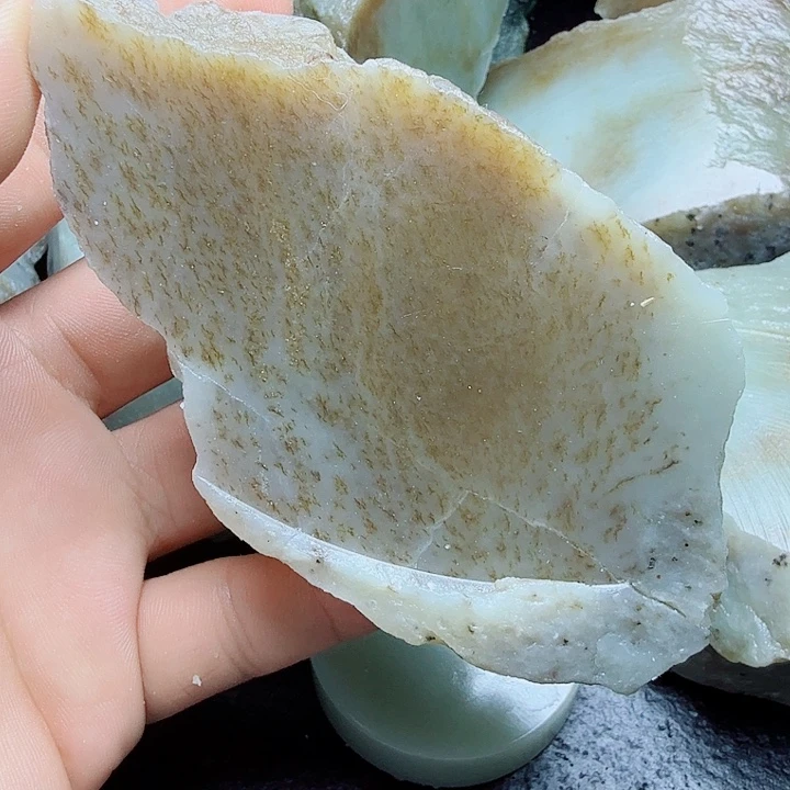 和田玉（糖玉）未镶嵌珠宝奇石