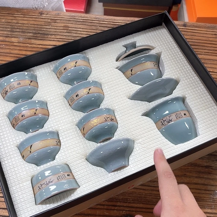 孤品茶具套装等。