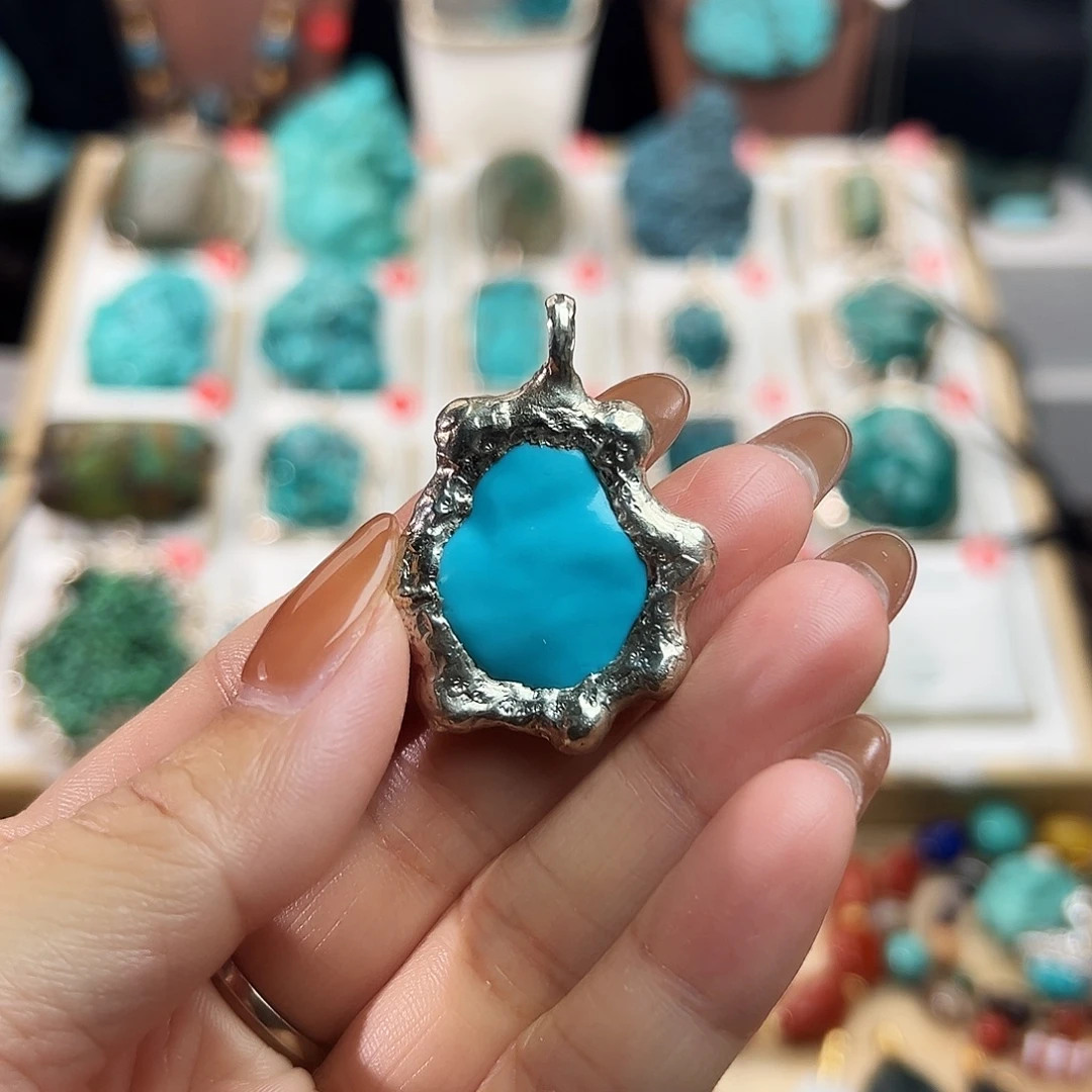 绿松石未镶嵌颈饰