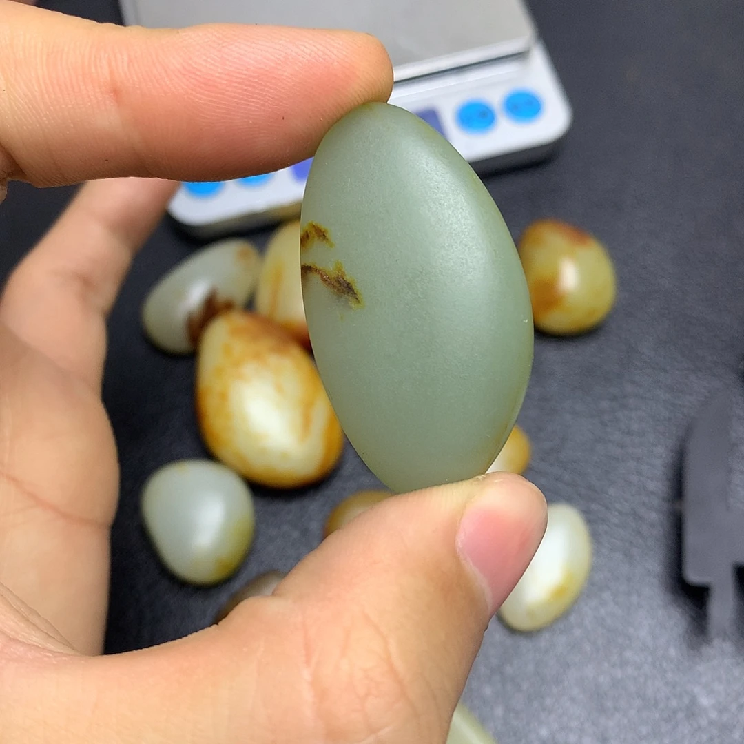 和田玉未镶嵌挂件