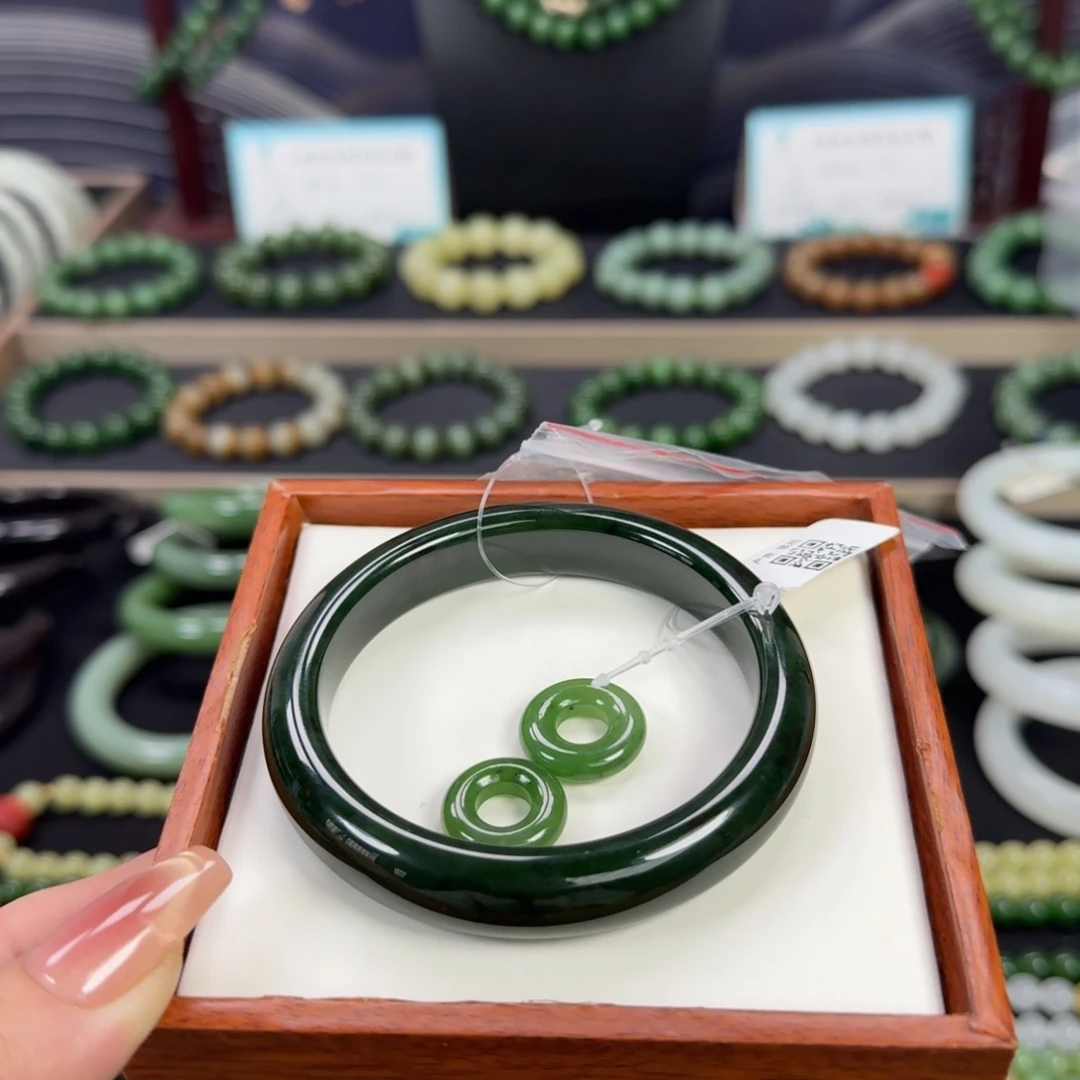 是***呀和田玉未镶嵌手链手镯57.7拍一发三