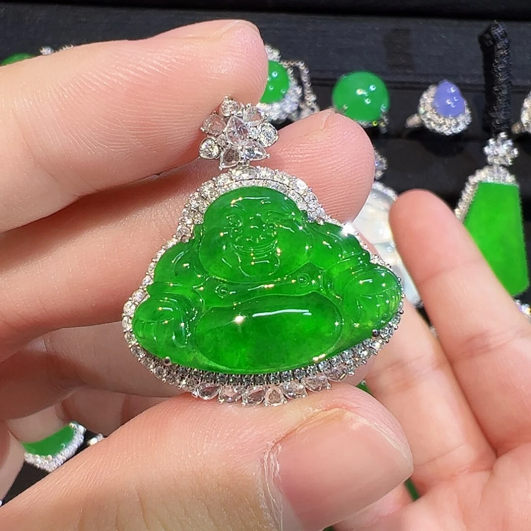 翡翠18K金镶嵌颈饰佛公