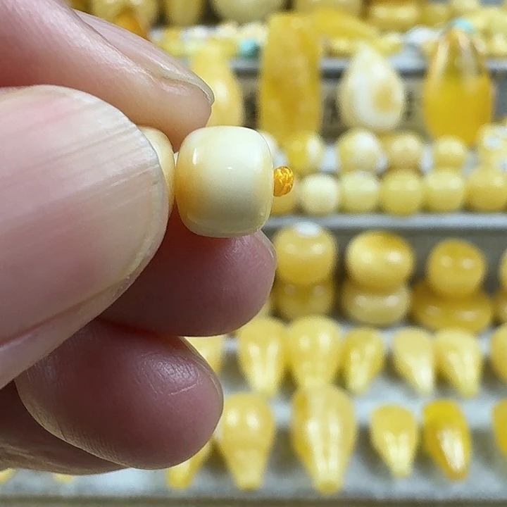 拓***跋蜜蜡未镶嵌裸石43