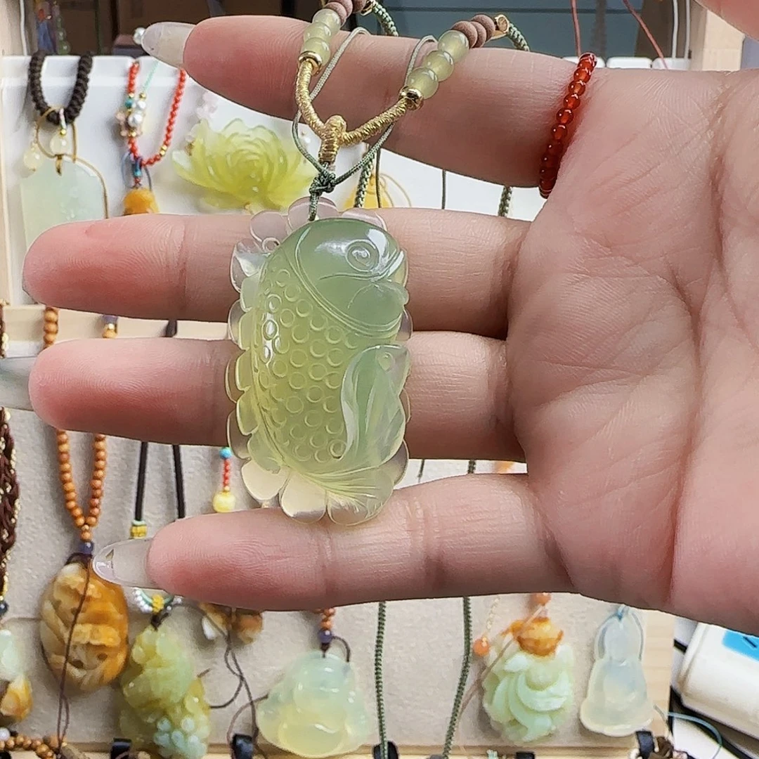 外***方蛇纹石玉合金颈饰