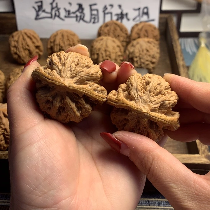 文玩核桃吊坠独*戏粗筋