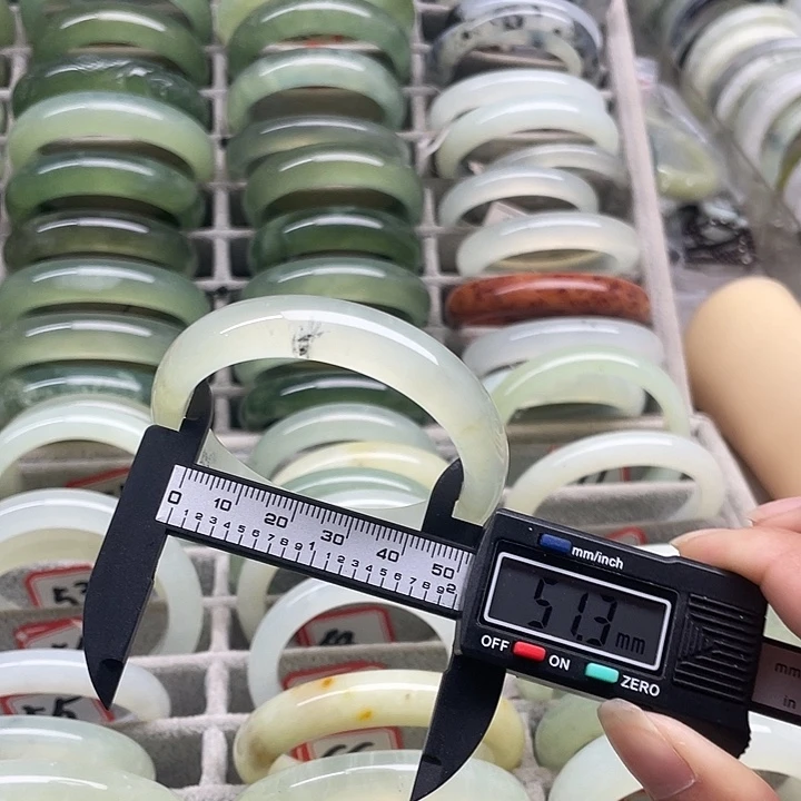 蛇纹石玉未镶嵌手镯73