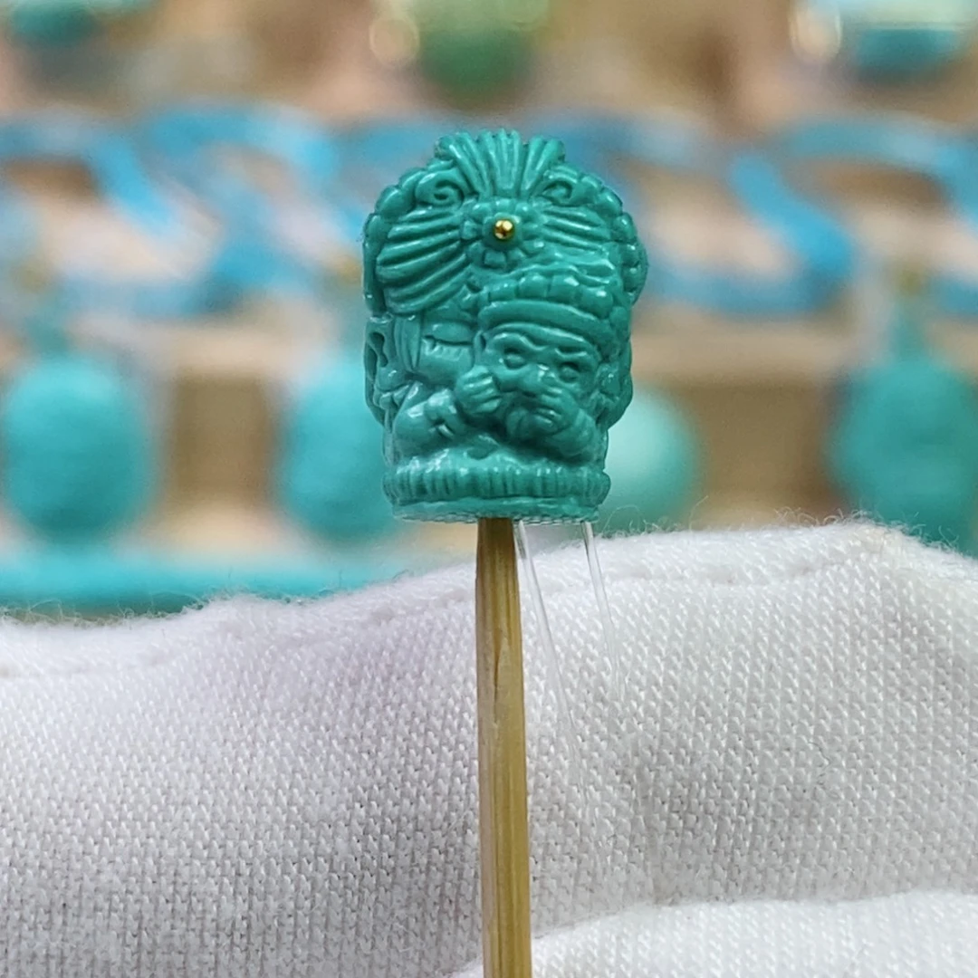 绿松石未镶嵌珠宝奇石