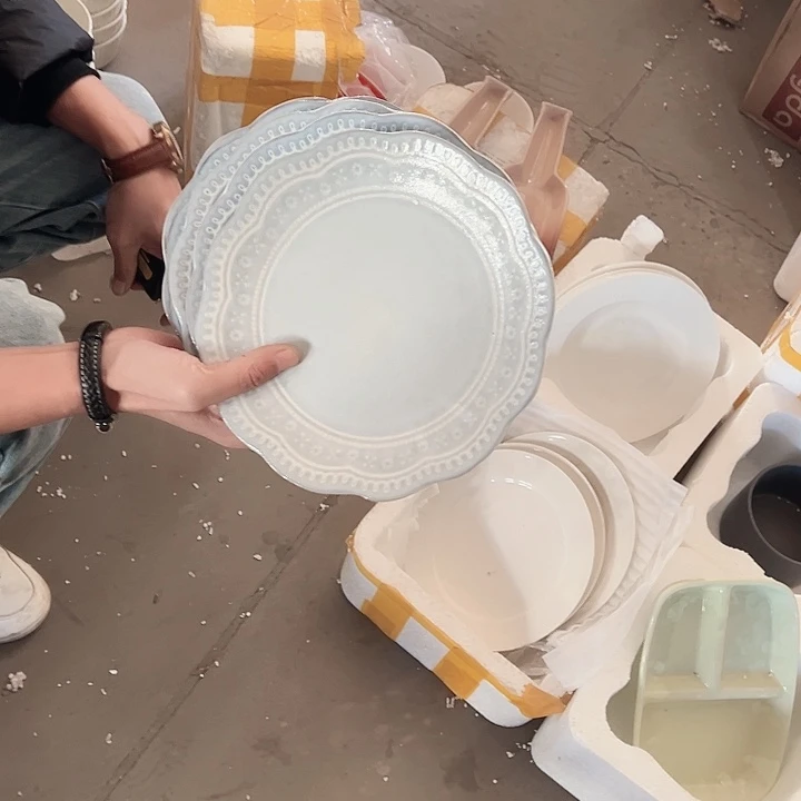 蓝色浮雕盘5支破损包赔不补发介意勿拍