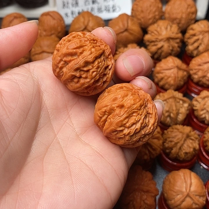 文玩核桃吊坠麒麟球