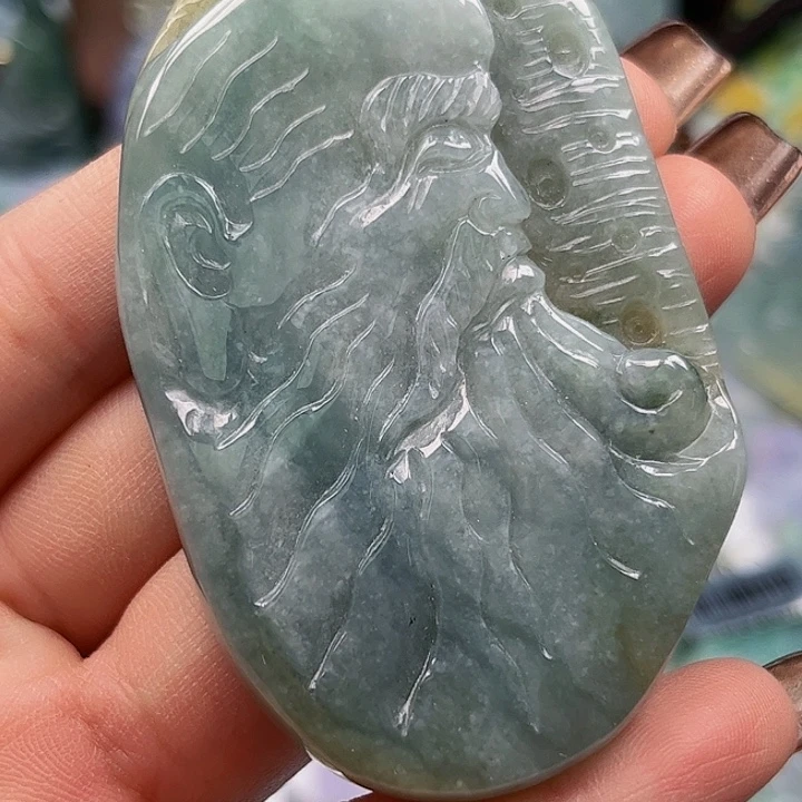 翡翠未镶嵌颈饰挂件