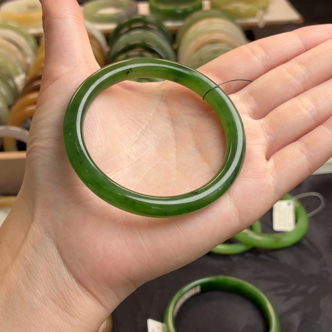 和田玉未镶嵌手镯-冰底辣阳绿19美人条