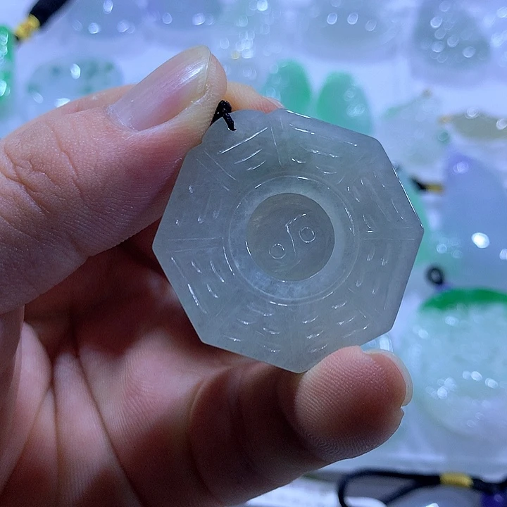 翡翠未镶嵌颈饰天然翡翠A货吊坠