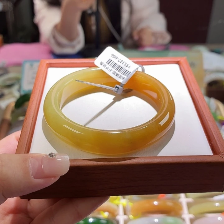 和田玉未镶嵌手镯54.5。37