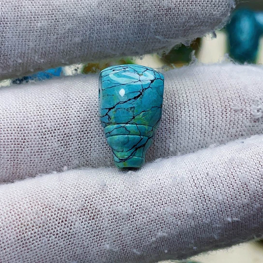 品***活绿松石未镶嵌饰品