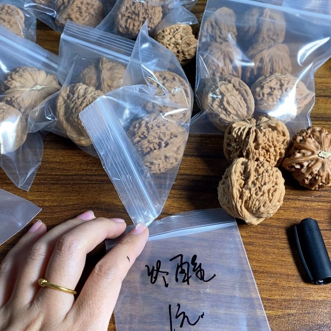文玩核桃吊坠终*。送