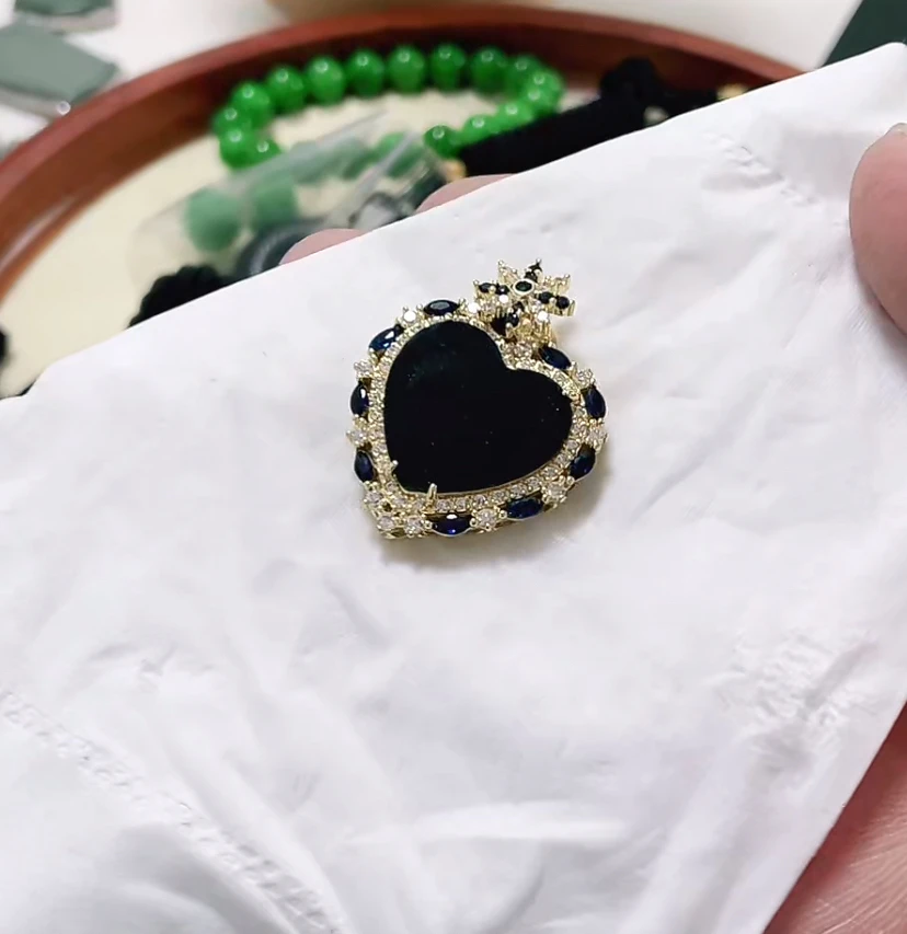 天然翡翠墨翠黑桃