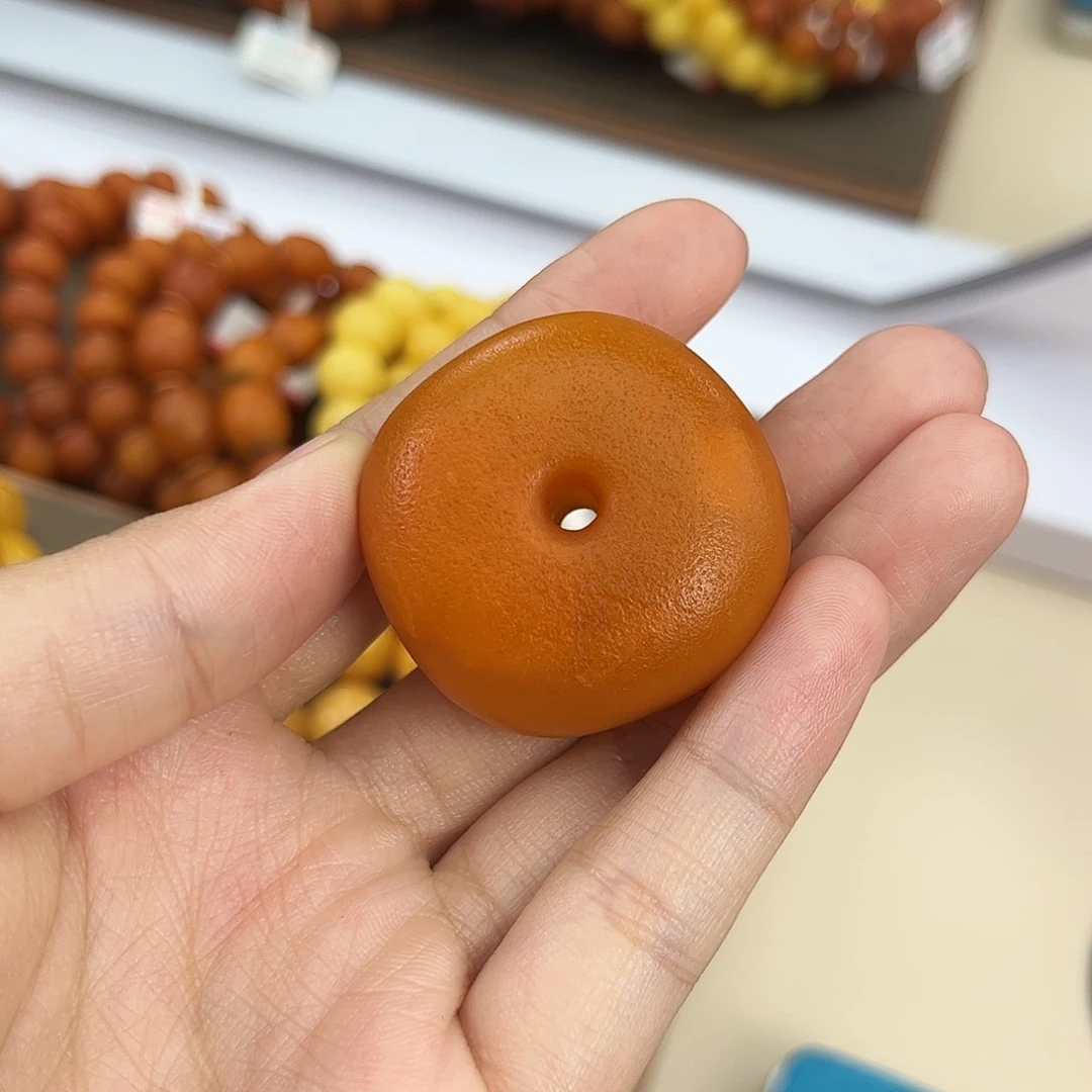 琥珀颈饰未镶嵌辉*蜜蜡