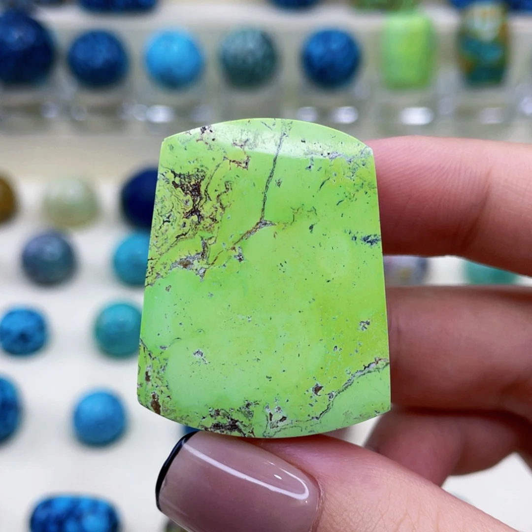 未镶嵌绿松石颈饰