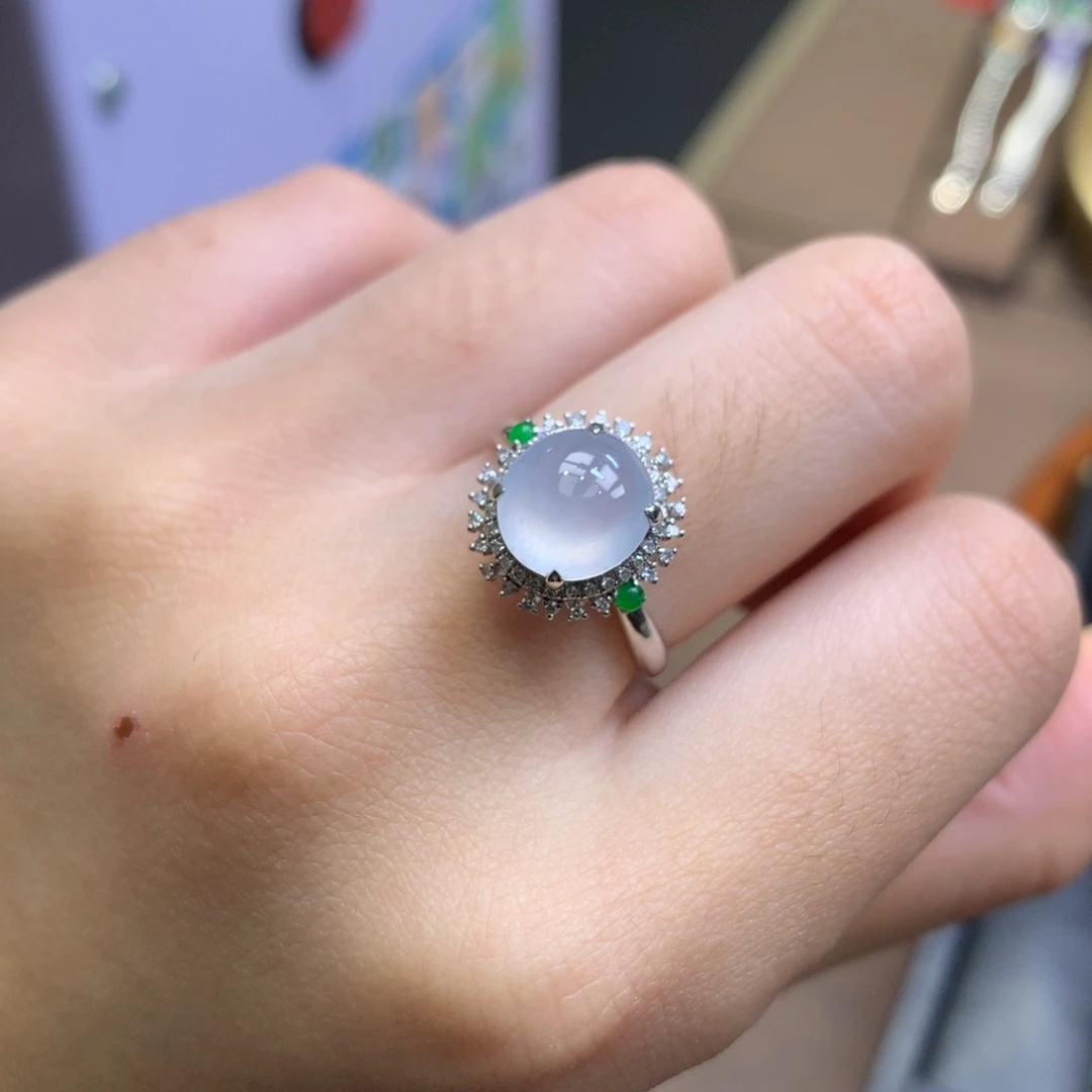 翡翠18K金镶嵌颈饰翡翠