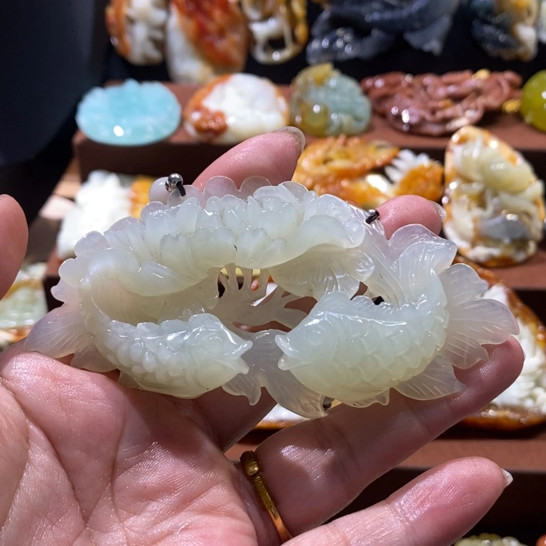 蛇纹石玉颈饰未镶嵌