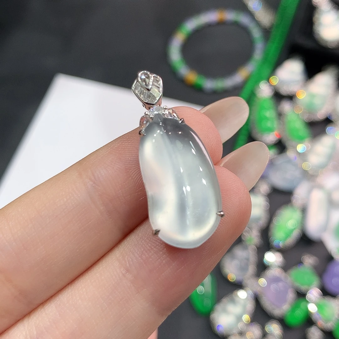 翡翠18K金镶嵌颈饰玻璃冰暴风雪叶瓜 48小时鉴赏期