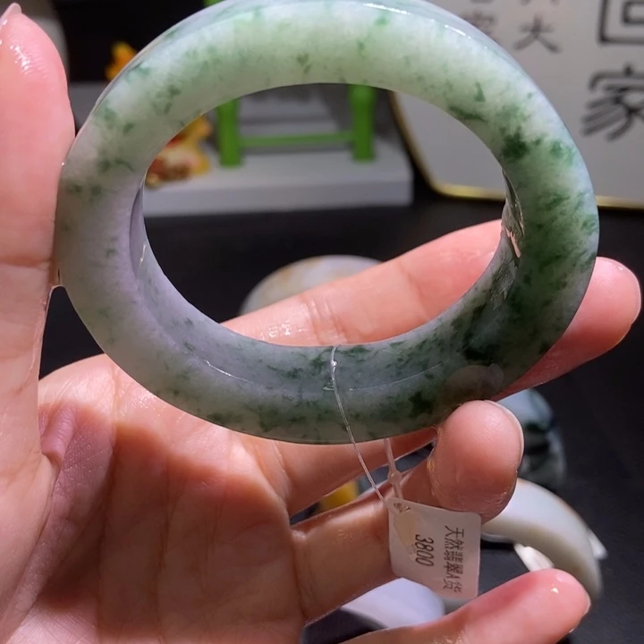 定制翡翠未镶嵌手镯定制