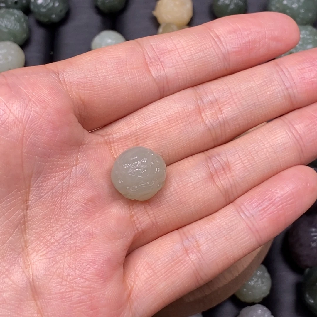 花***忧和田玉未镶嵌颈饰