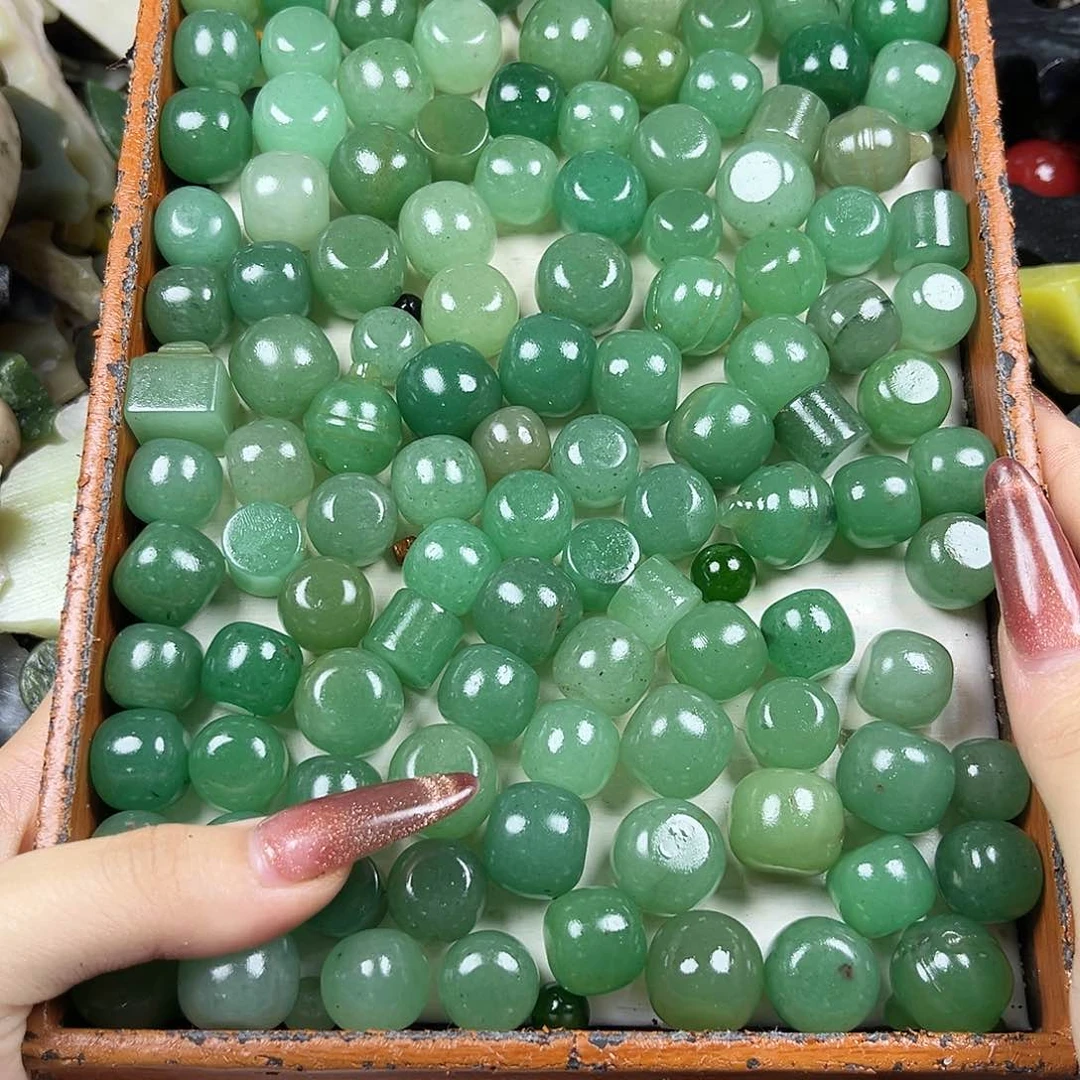 颈饰未镶嵌和田玉（糖玉）