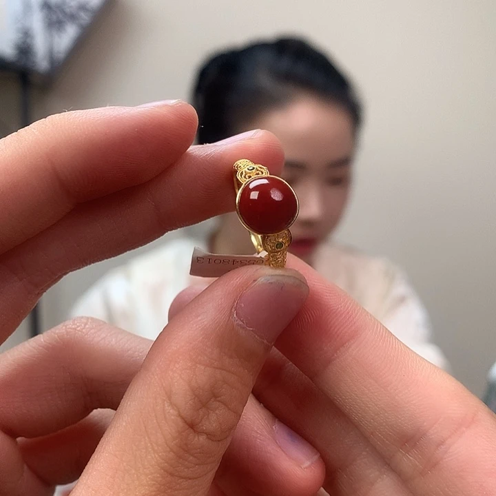 南红玛瑙原矿南红未镶嵌牛血红戒指