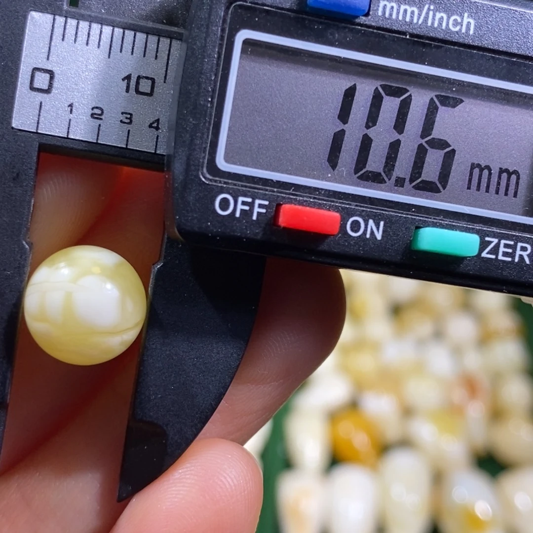 蜜蜡未镶嵌裸石配饰