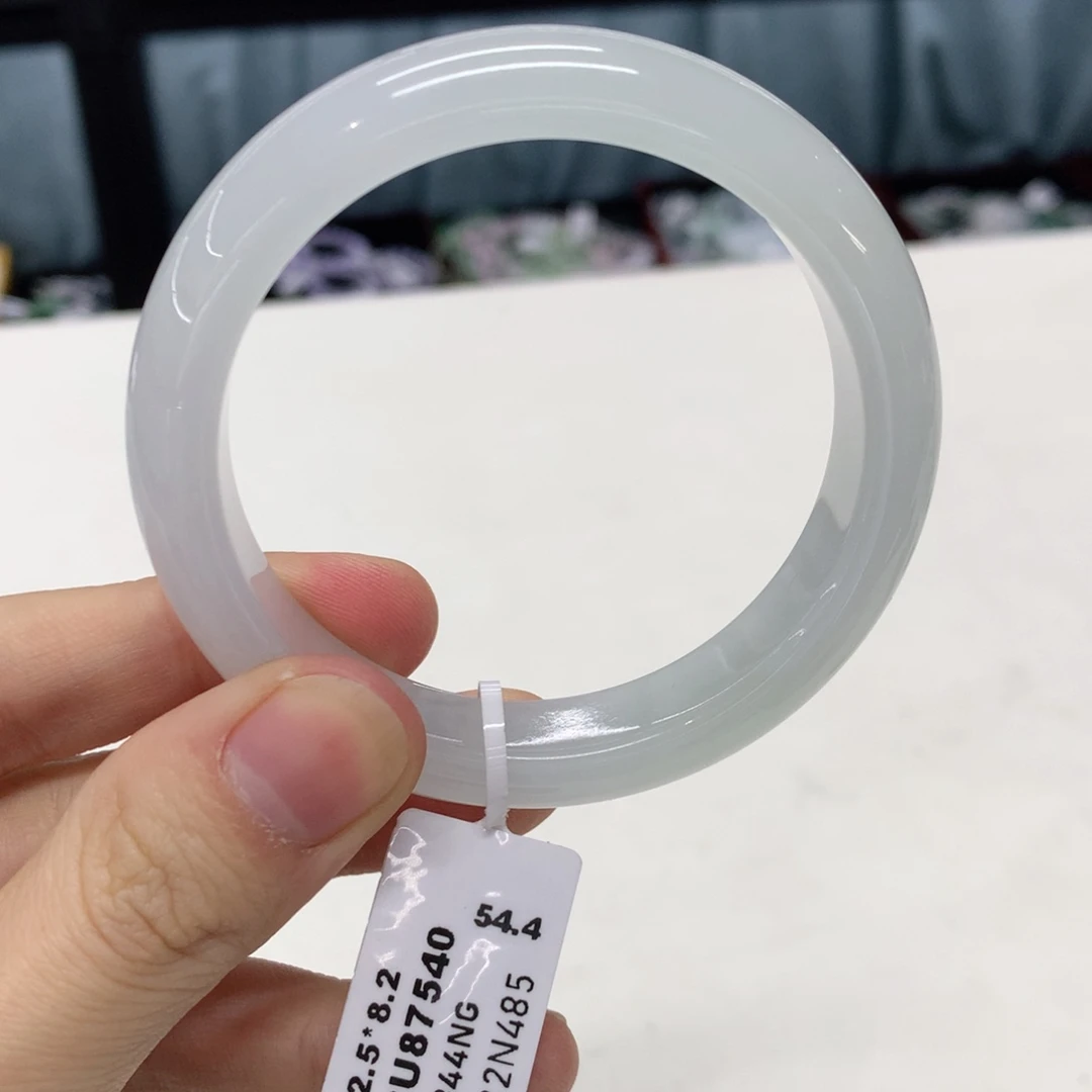 未镶嵌手镯翡翠手镯