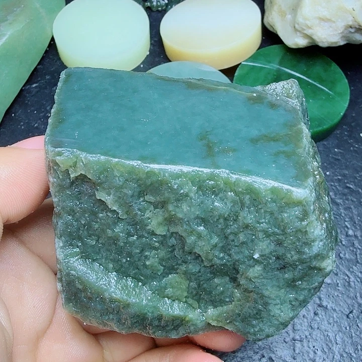 和田玉（糖玉）未镶嵌珠宝奇石