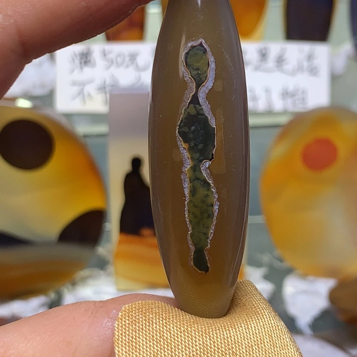 未镶嵌颈饰玛瑙/玉髓35有瑕