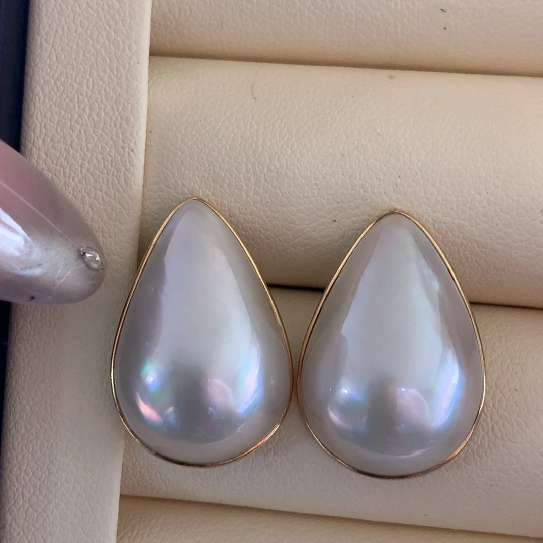 耳饰拼合珍珠（马贝珠）18K金镶嵌