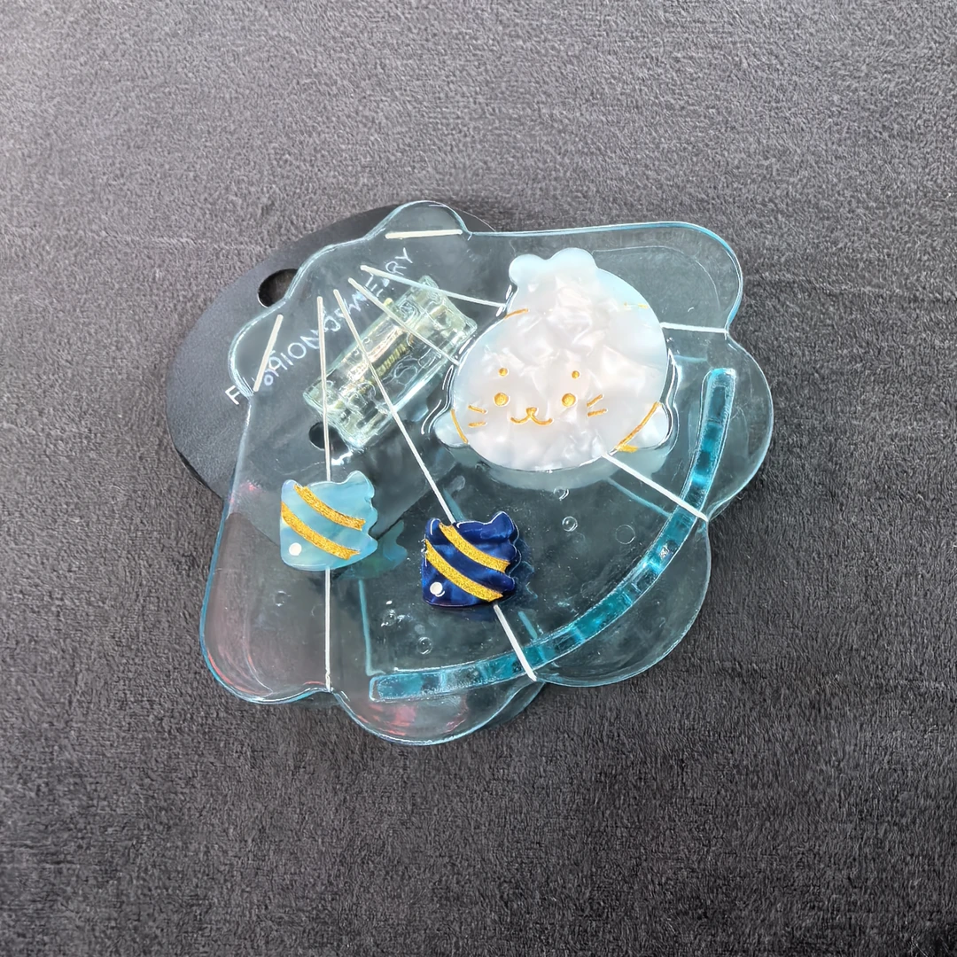 F717冰透贝壳小鱼抓夹