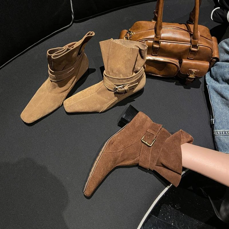 YUGE设计师款尖头绒面堆堆靴 短靴皮带扣可翻折靴子女3cm