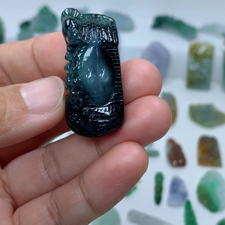 吊坠(不含链)未镶嵌翡翠