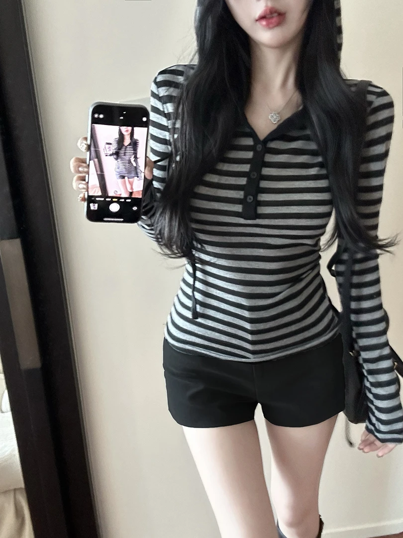 条纹撞色薄款连帽上衣T恤女秋季复古别致设计感长袖ins风防晒罩衫