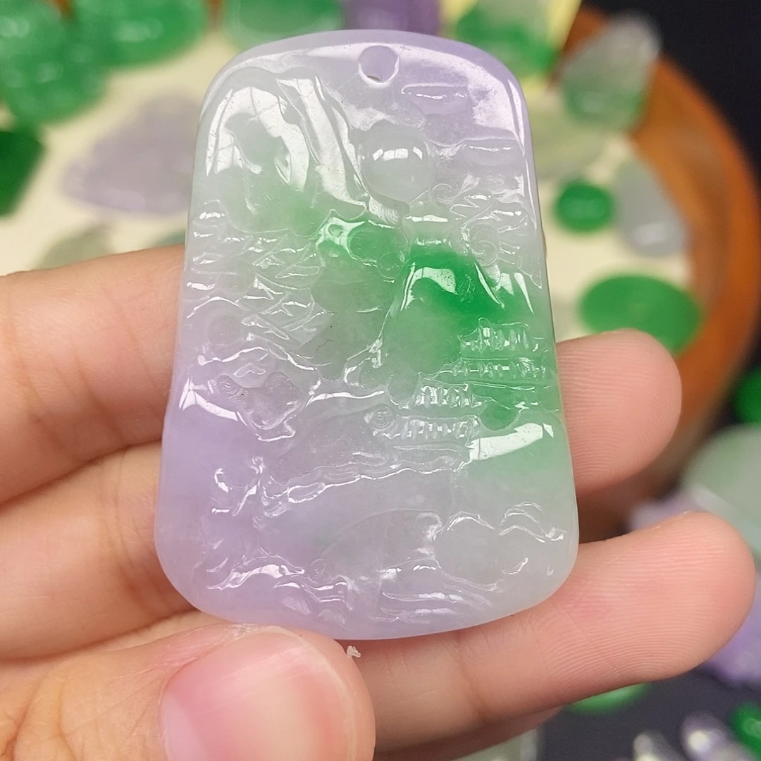 翡翠未镶嵌颈饰山水