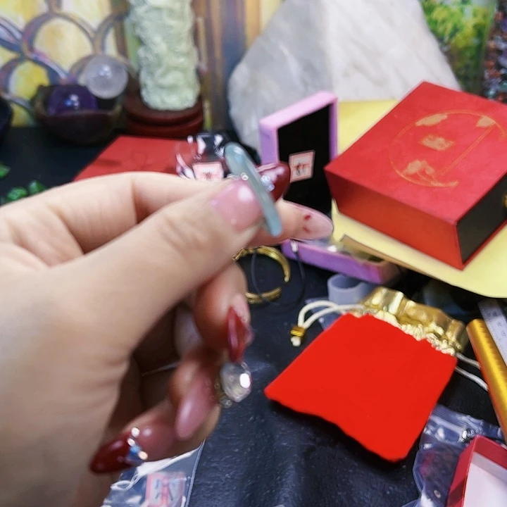 翡翠颈饰未镶嵌柒*