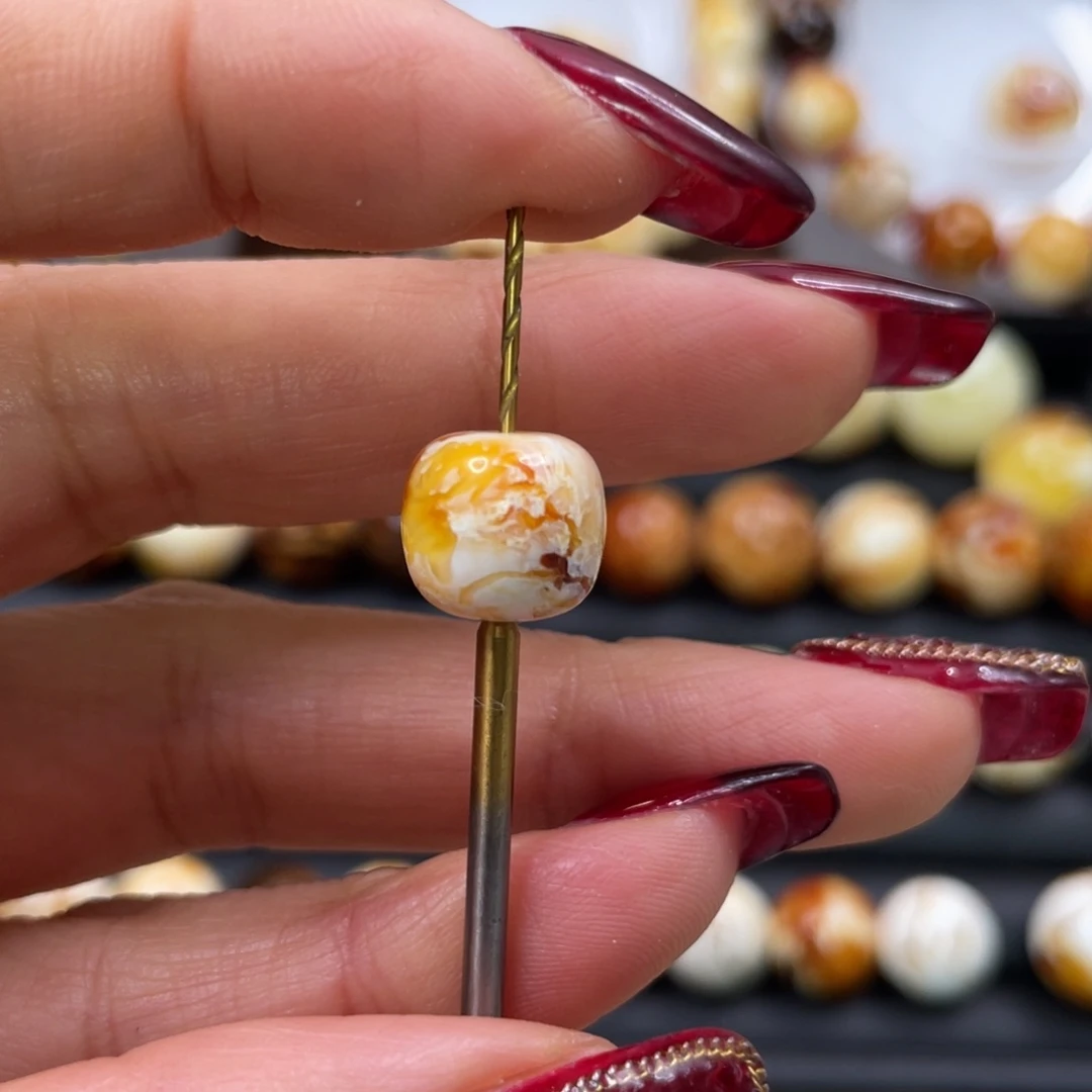 琥珀裸石未镶嵌苍***雪蜜蜡