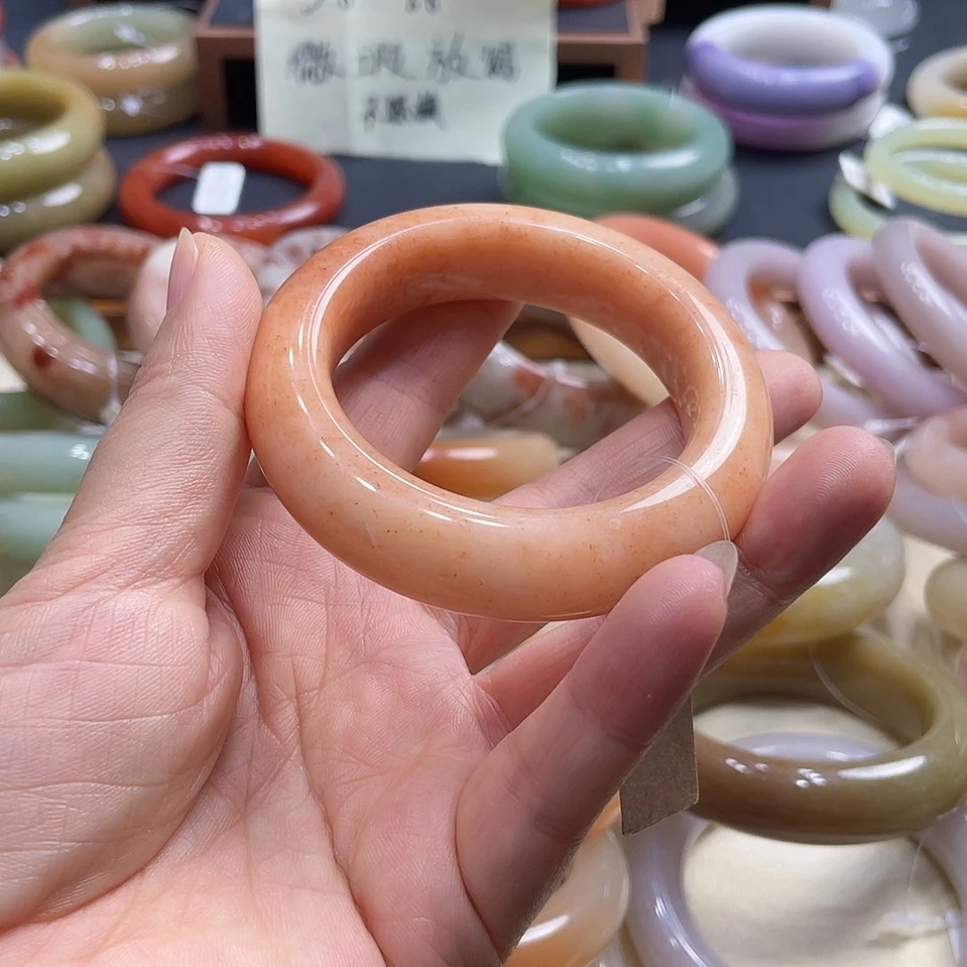 未镶嵌手镯石英岩玉橘*