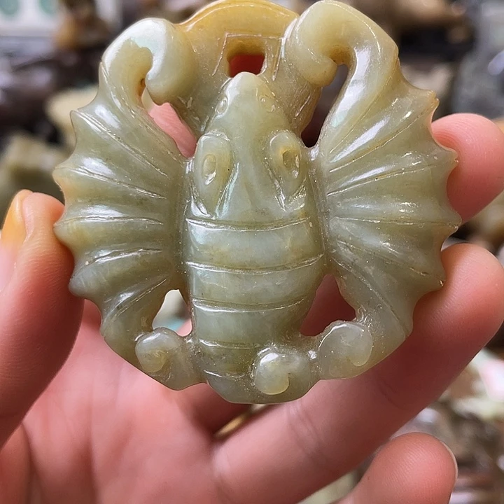 和田玉（糖玉）未镶嵌颈饰