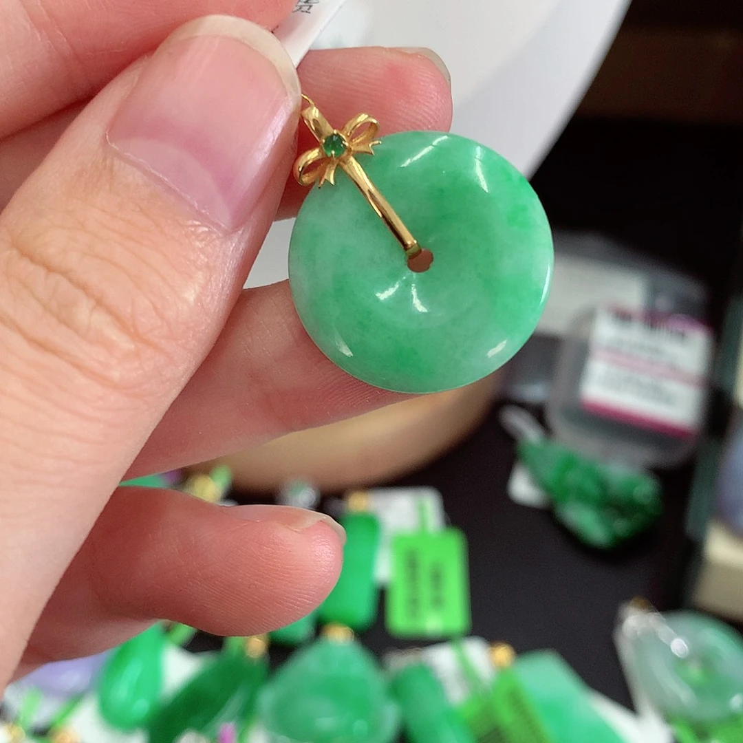 翡翠18K金镶嵌吊坠(不含链)